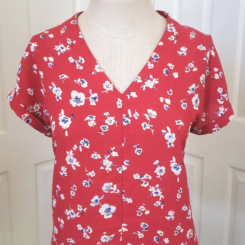 Pleione Anthropologie Floral V-Neck Blouse M Red Short Sleeve Cuffed Dolman Top - Picture 6 of 10